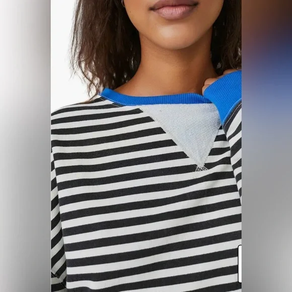 Free People -We the Free Oversized Striped Black & White Crewneck Sweatshirt - Picture 4 of 10